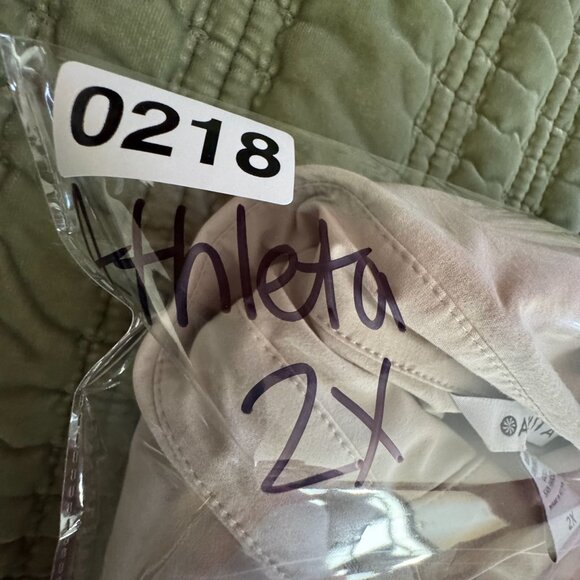 Athleta Urbanite Shirt 2X Women Beige Button Long Sleeve Stretch Career Comfort - Picture 7 of 7